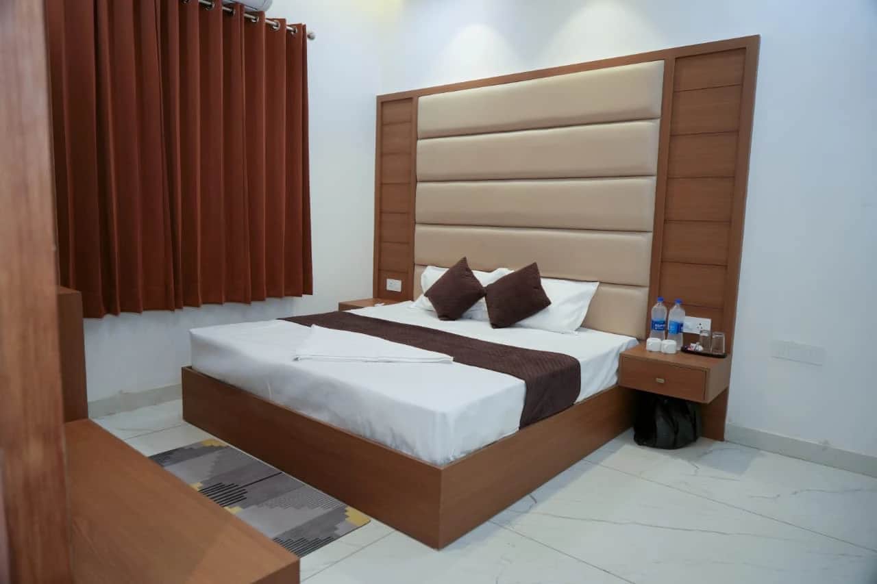 Why Book Directly With Us - 1