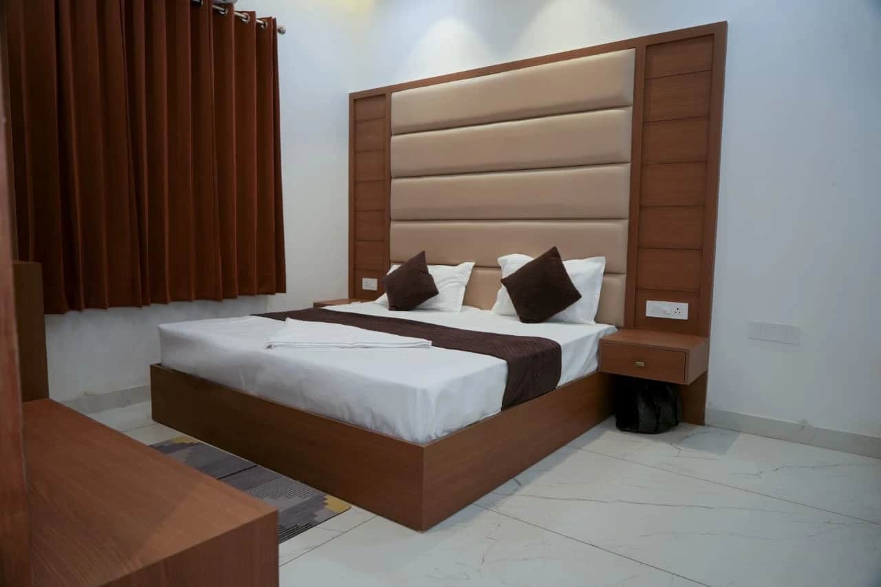 Why Book Directly With Us