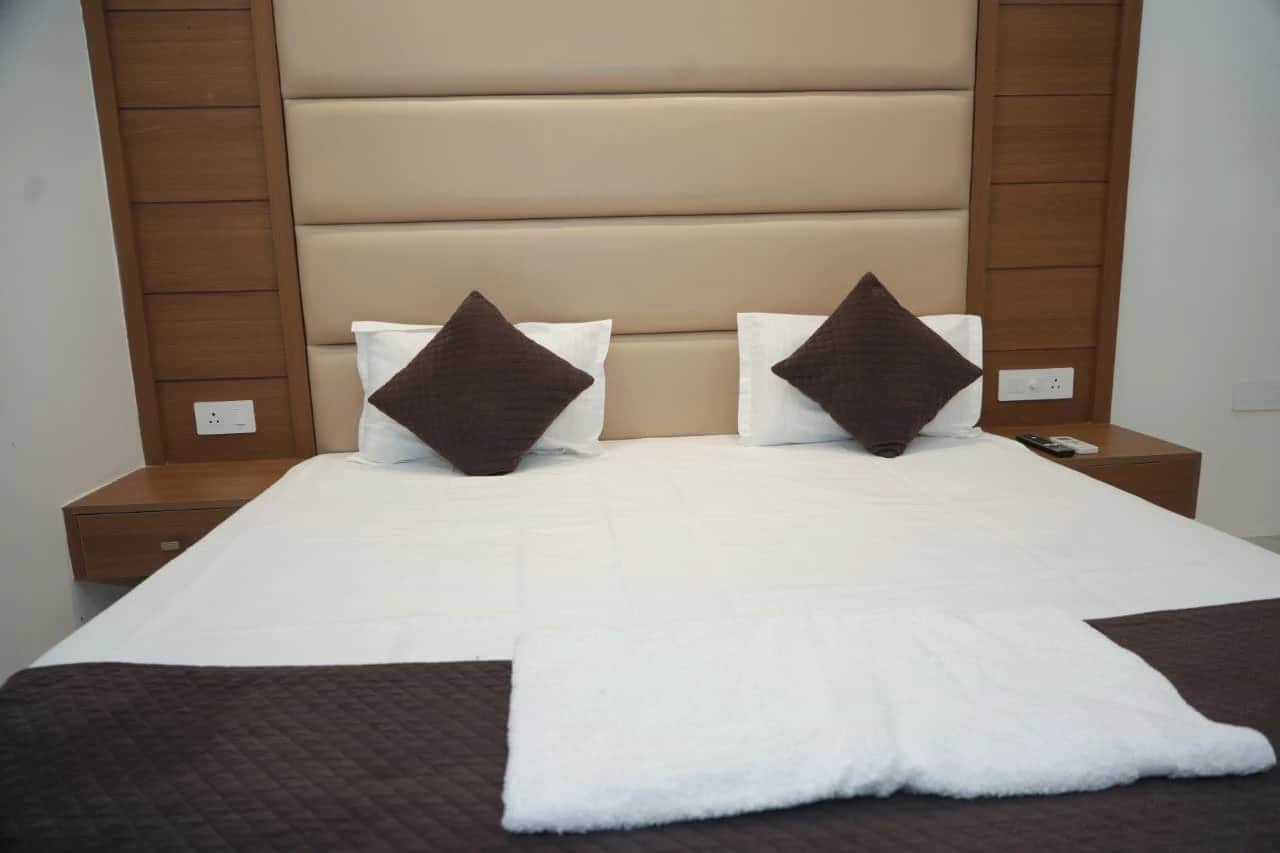 Why Book Directly With Us
